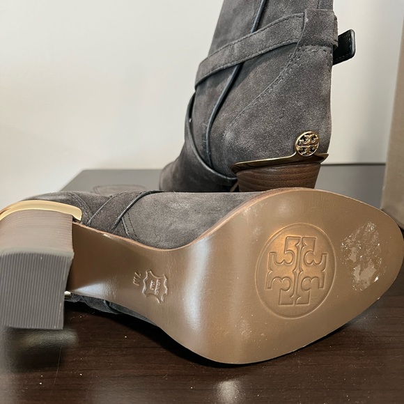 Tory Burch NWOT booties - Picture 4 of 4